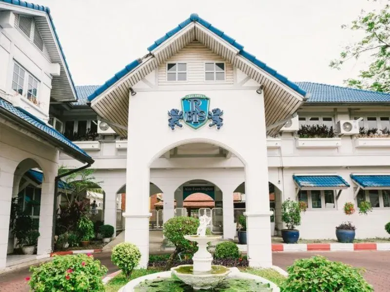 拉文斯伯恩国际学校曼谷（RISB）