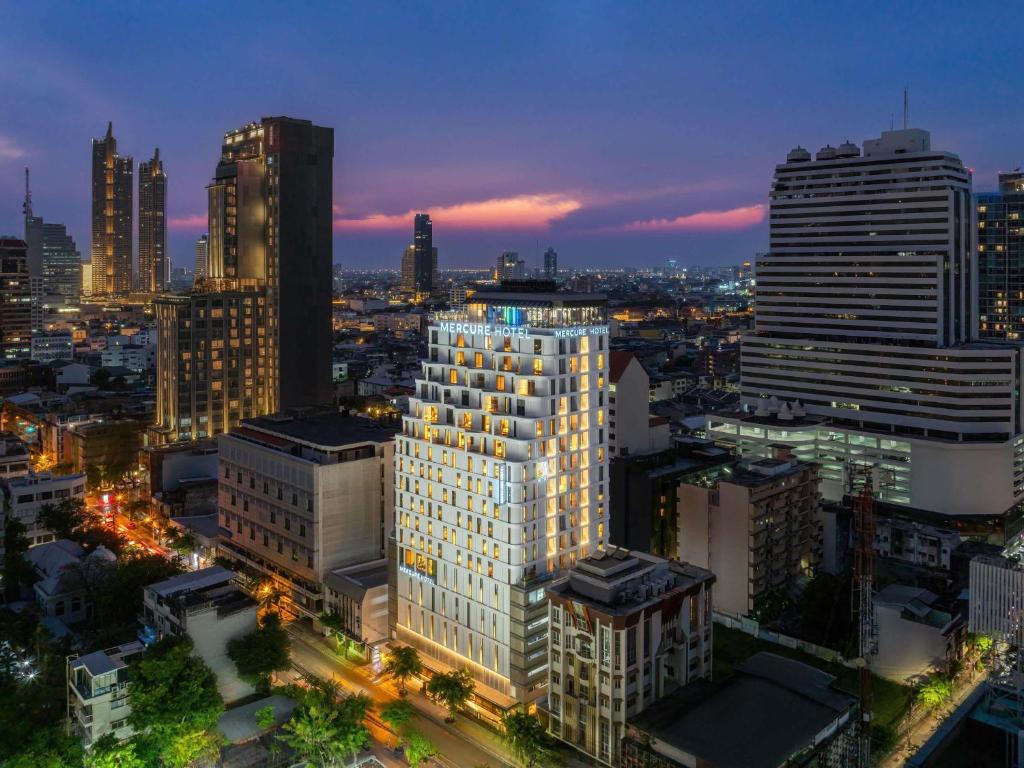 mercure bangkok surawong