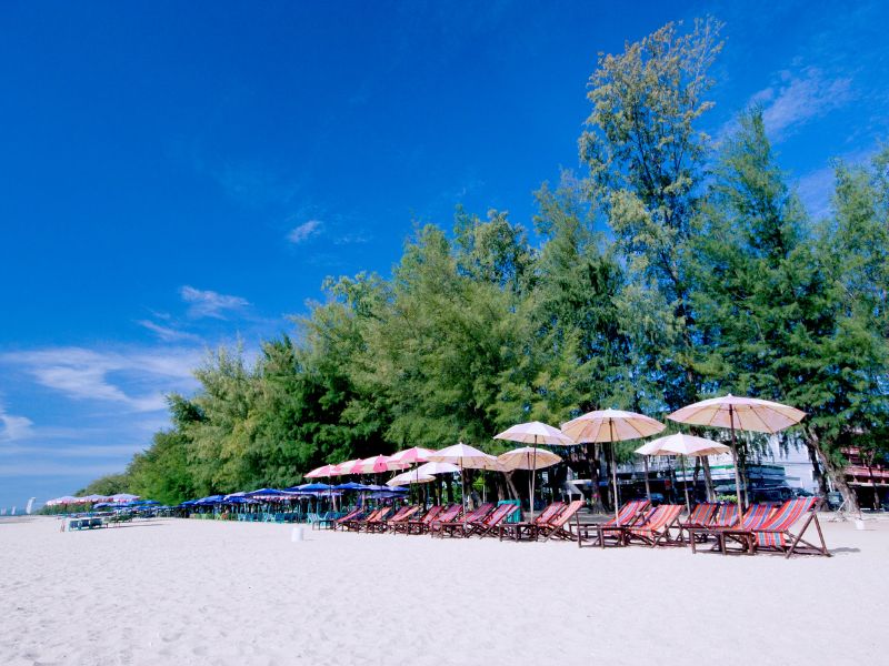 Plage de Cha-Am près de la plage de Hua Hin