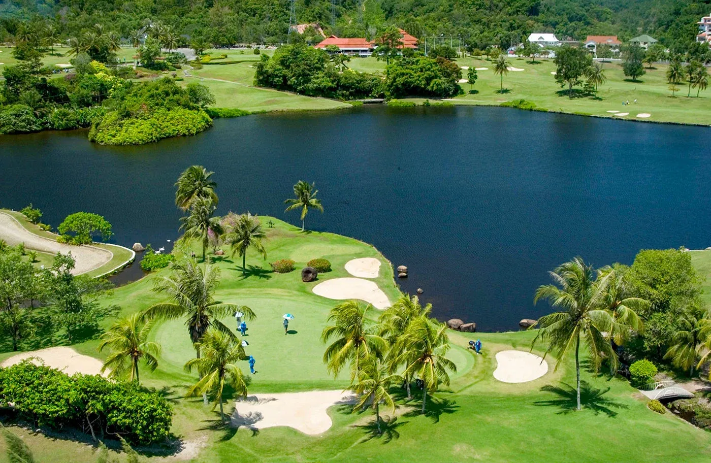 Golf Courses in Phuket and Properties for sale nearby