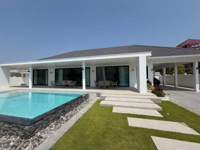 De L'Amitie - Exterior