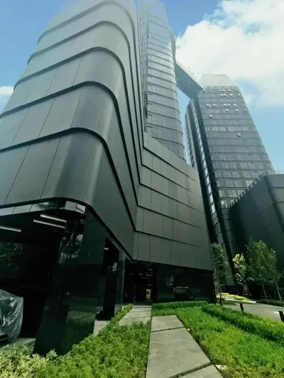 Ideo-Q-Sukhumvit-36-Buildings-3.jpg