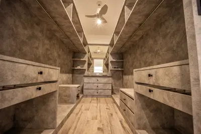 Mali-Lotus-Executive-interior-2.jpg