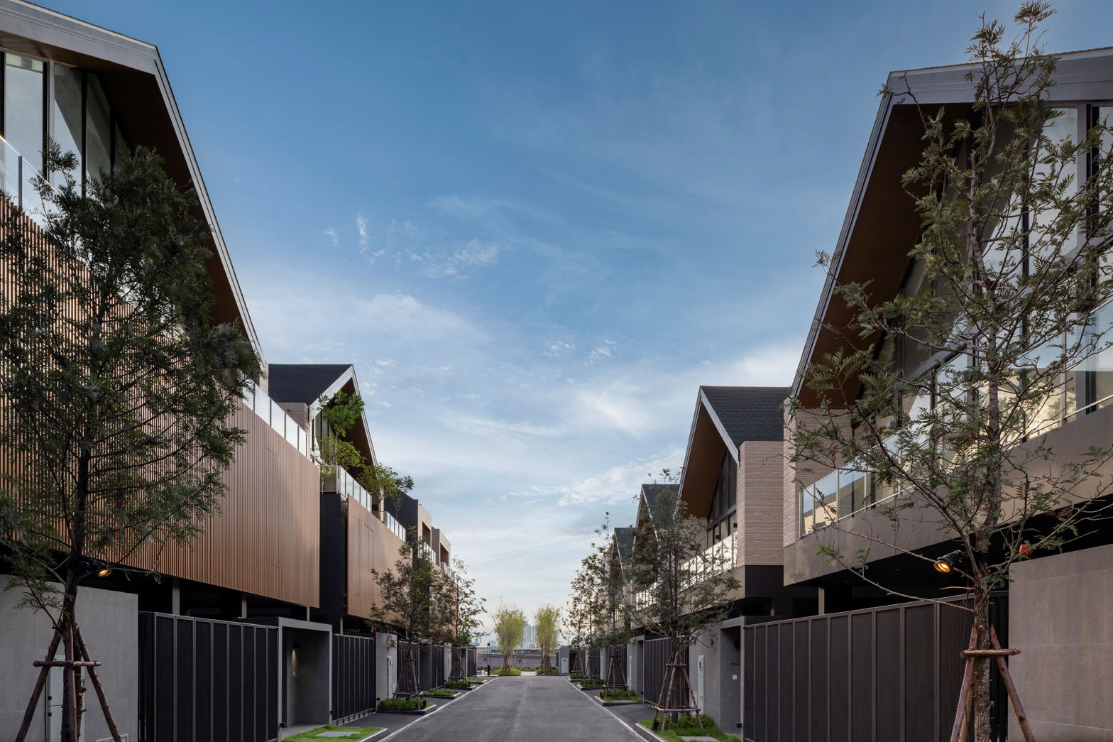 Noble Aqua Riverfront - Villas Front View