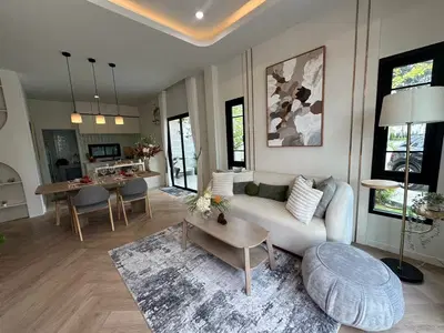 Pano-Pine-Interiors-01.jpg