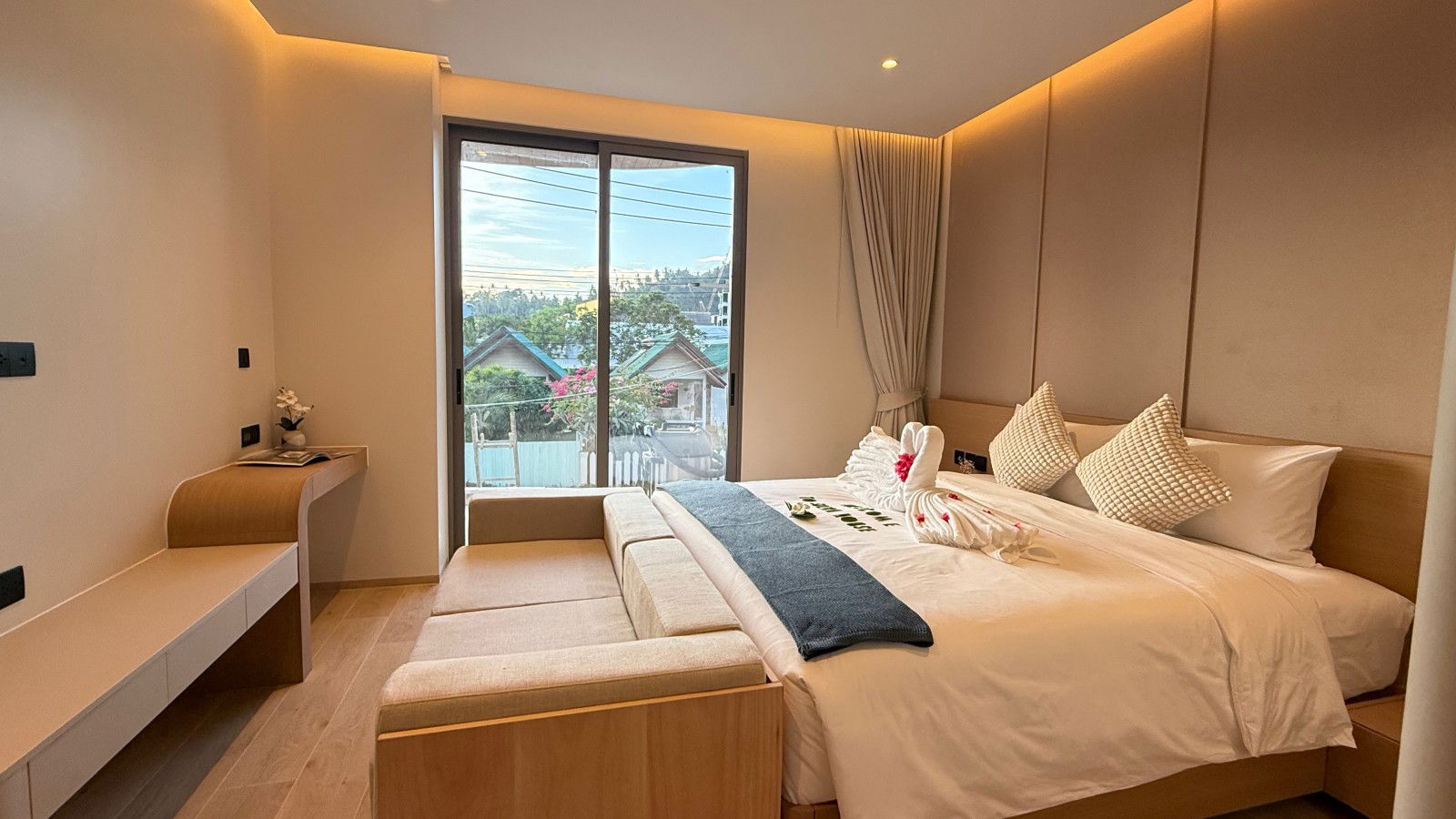 Surin Top Condominium 
