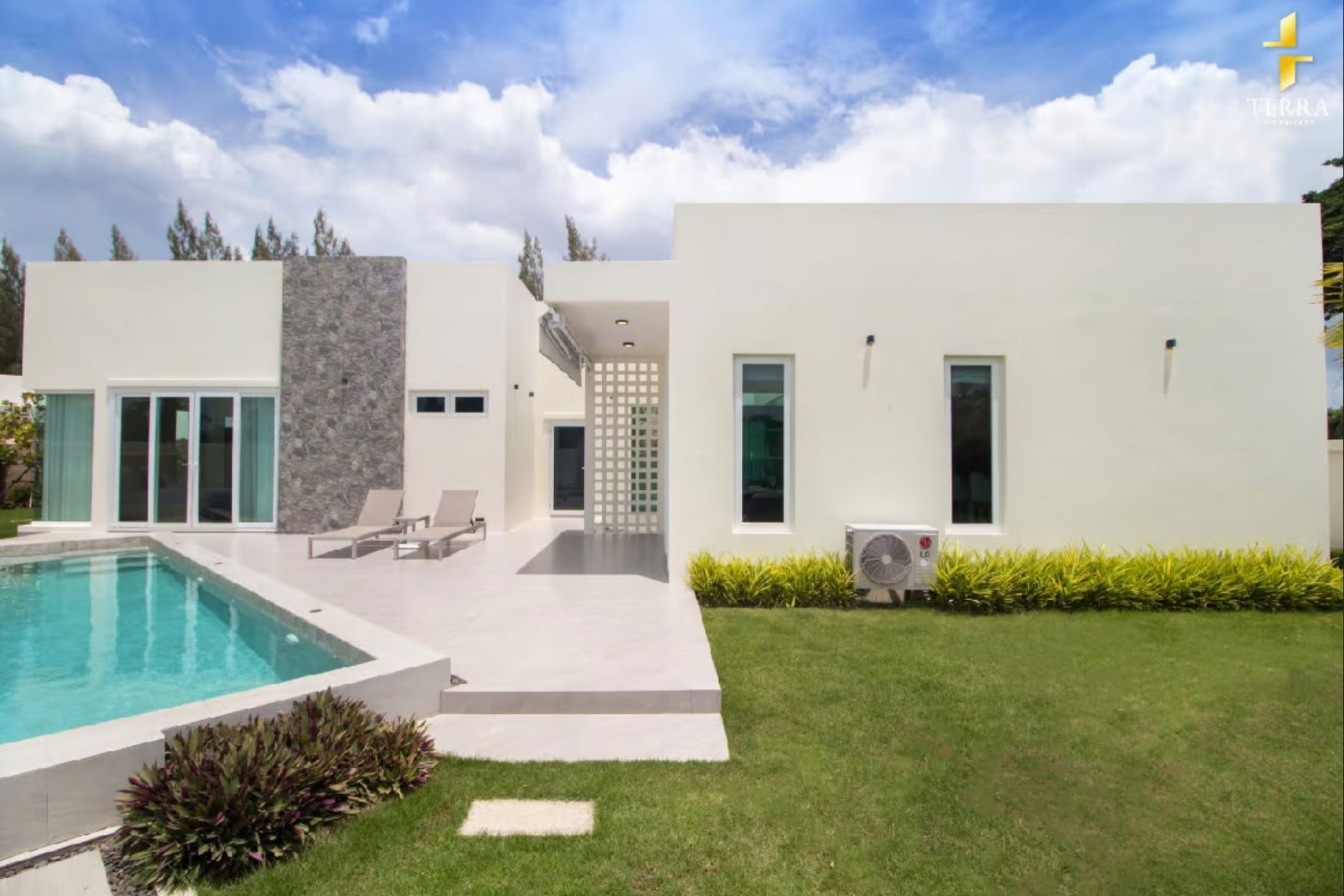 Terra The Privacy - Exterior - Swimming Pool