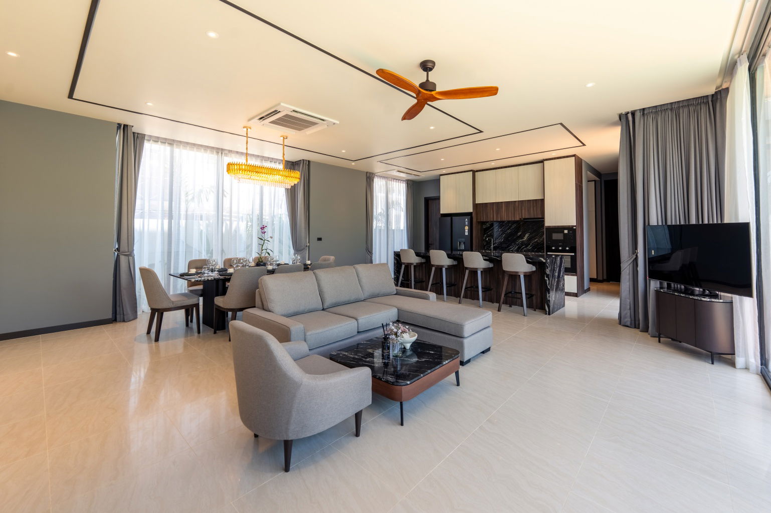 The Ozone Grand Residences - Living Room