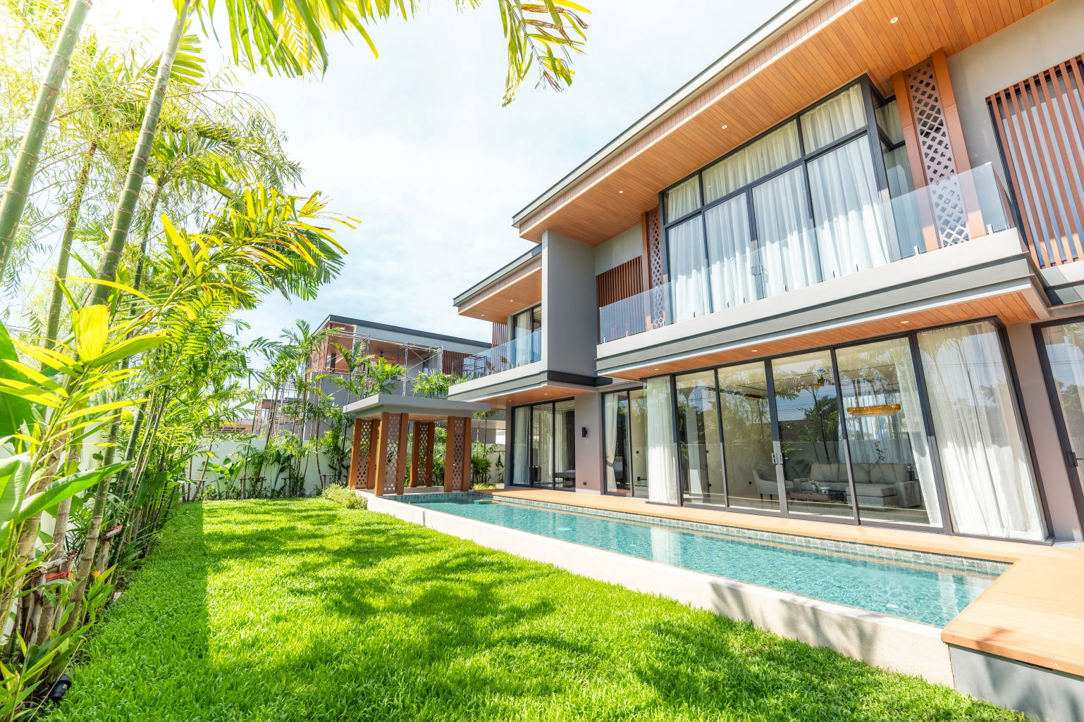 The Ozone Grand Residences - Garden