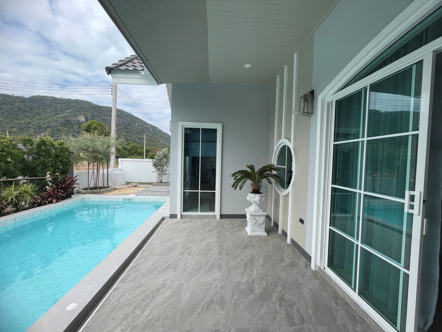 The Valley One - Pool + Terrace