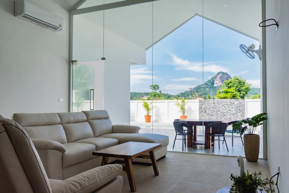 Weaver Villa - Interior - Living area