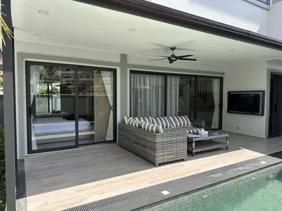 Zensiri-Midtown-Villas-Exterior-Pool-view-1.jpg