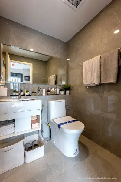 BLUE-SUKHUMVIT-89-Unit-Type-24sqm-Bathroom.jpg