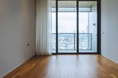 Banyan-Tree-Residences-Riverside-Photos-2BR-city-view-01.jpg