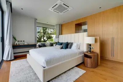Botanica-Four-Seasons-Photos-Modern-Loft-4.jpg