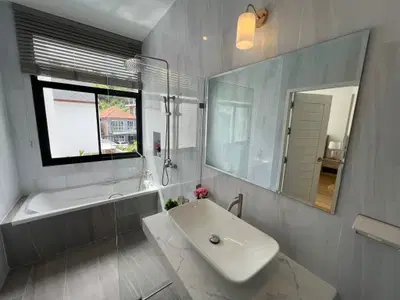 Golden-Hillside-villas-Interior-Bathroom.jpg