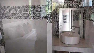 Koh-Lanta-Lake-Bungalow-Phase-1-Bathroom.jpg