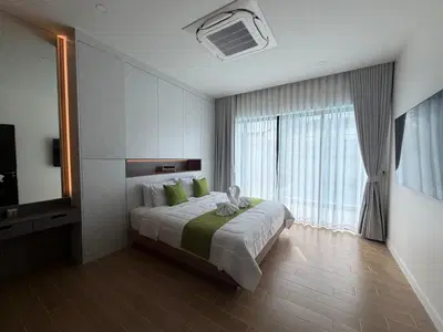 La-Luca-City-Villa-Photos-02.jpg