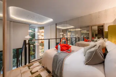 Love Charoennakhon - Interior