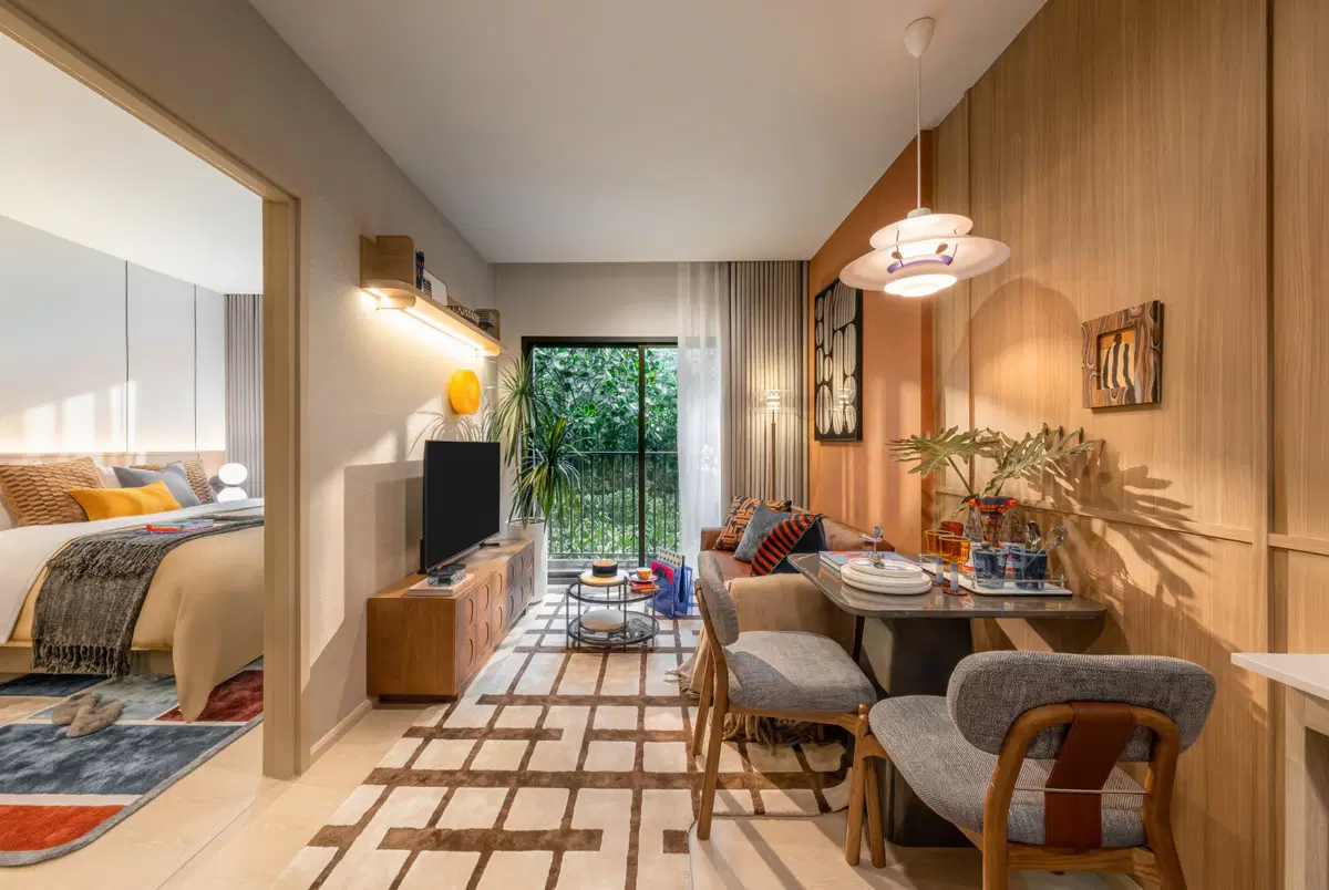 Love Charoennakhon - Interior