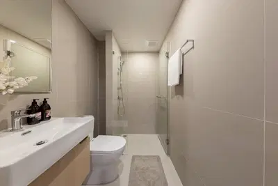 Lumpini Park On 19 - Interior