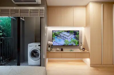 Lumpini Park On 19 - Interior