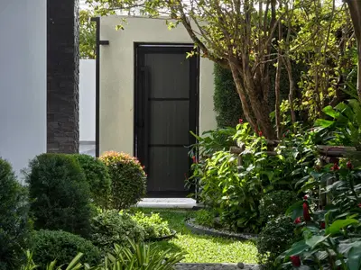 Luxury Vista Villa - Exteriors