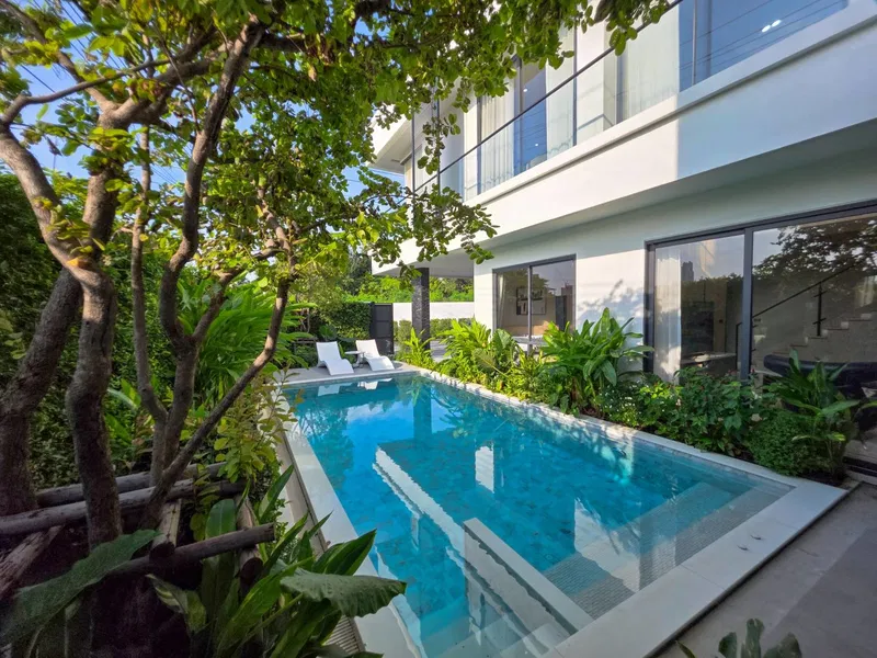 Luxury Vista Villa - Exteriors