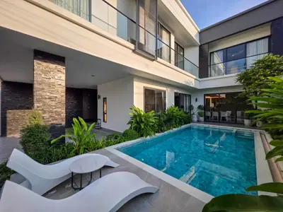 Luxury Vista Villa - Exteriors