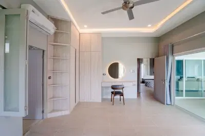 Mee-Dee-Home-Interior-Type-5BR-3.jpg