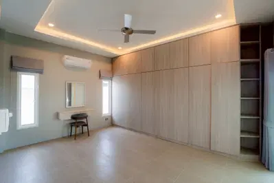 Mee-Dee-Home-Interior-Type-5BR-5.jpg