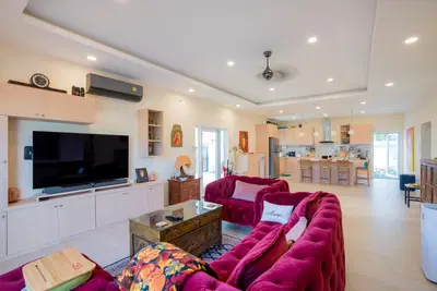 Moda-Melody-Villa-Ultra-Interiors-02.jpg