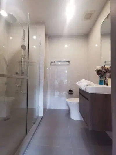 Niche-Pride-Ekkamai-Unit-Type-Bathroom-1.jpg