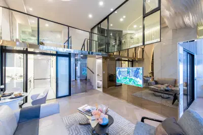 Origin Thonglor World - 2BR Duplex - Origin Courtyard