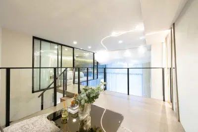 Origin-Thonglor-World-Interiors-63SQM-Courtyard-21.jpg