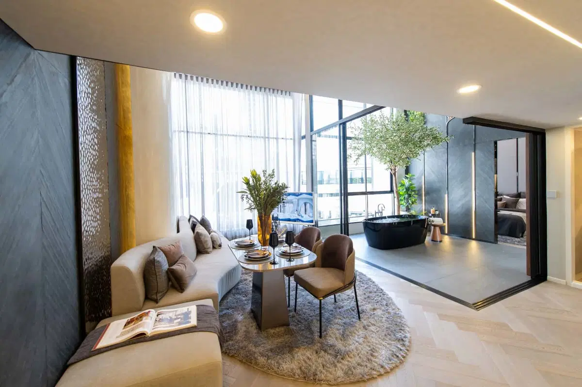 Origin-Thonglor-World-Interiors-77SQM-Courtyard-07.jpg