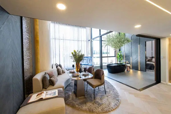 Origin Thonglor World - 3BR Duplex - Origin Courtyard