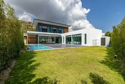 Phu-Montra-K-Haad-5BR-Exteriors-04.jpeg