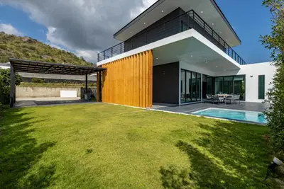 Phu-Montra-K-Haad-5BR-Exteriors-05.jpeg