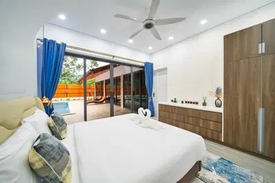 The-Moonriver-Bed-Room-009.jpg