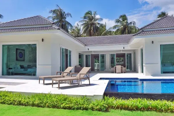 White Beach Villas - 4BR Pool Villa - Type Bouganvilla