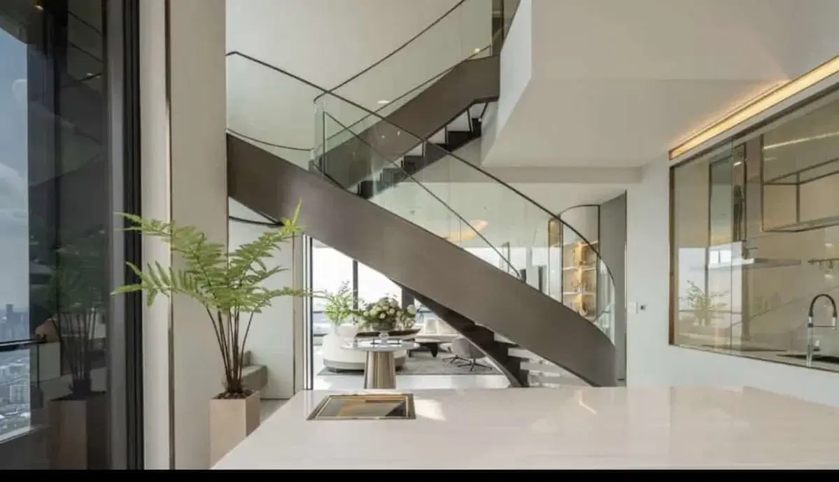 esse-36-penthouse-duplex-resale-5.jpg