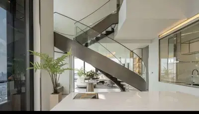Esse Sukhumvit 36 - Penthouse Duplex