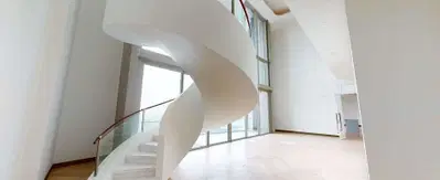 the-residences-at-mandarin-oriental-bangkok-MOBKK-penthouse-living-stairs-1.jpg