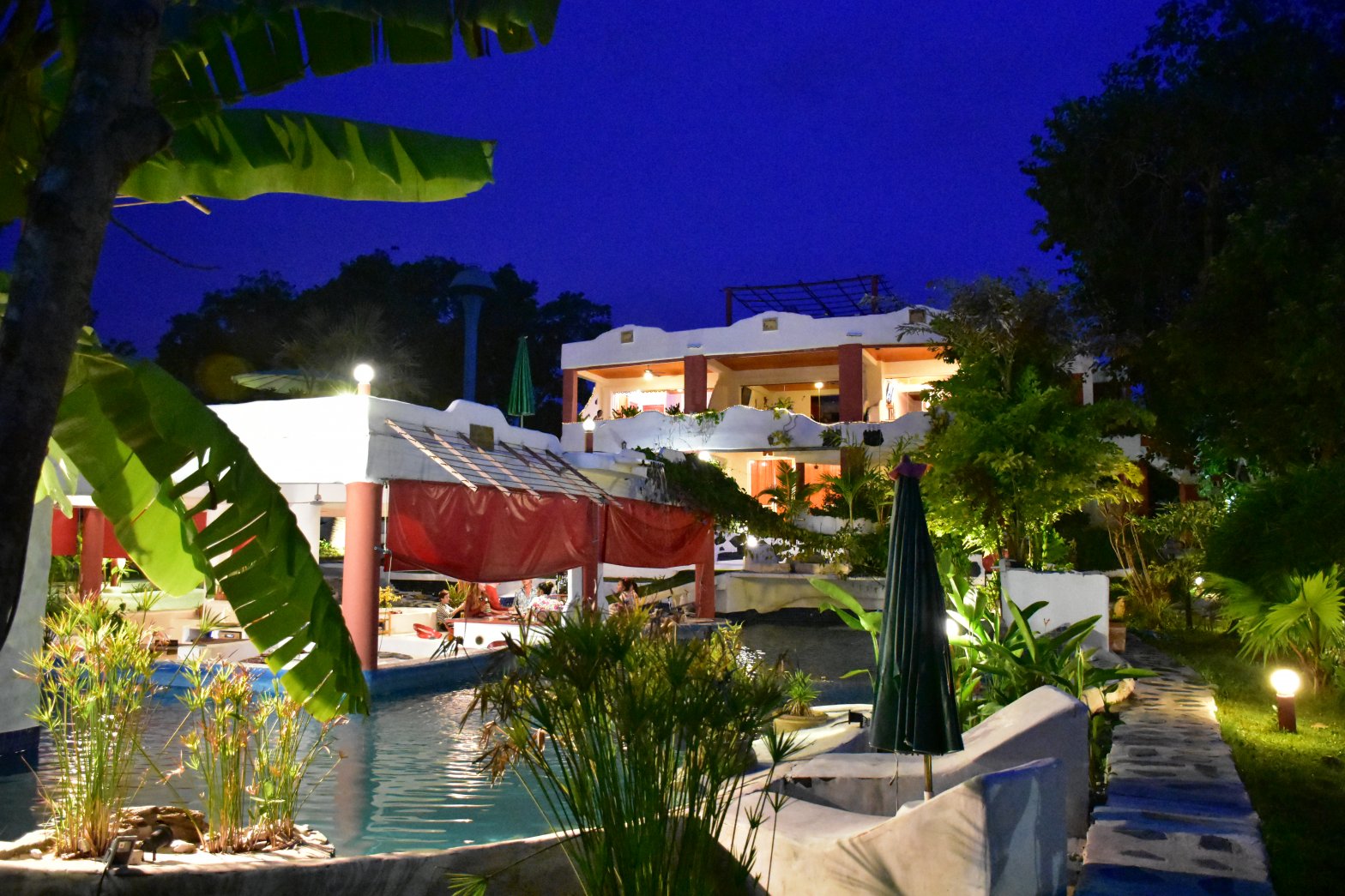 Pet friendly Resort with Minigolf for sale Pattaya Keller Henson