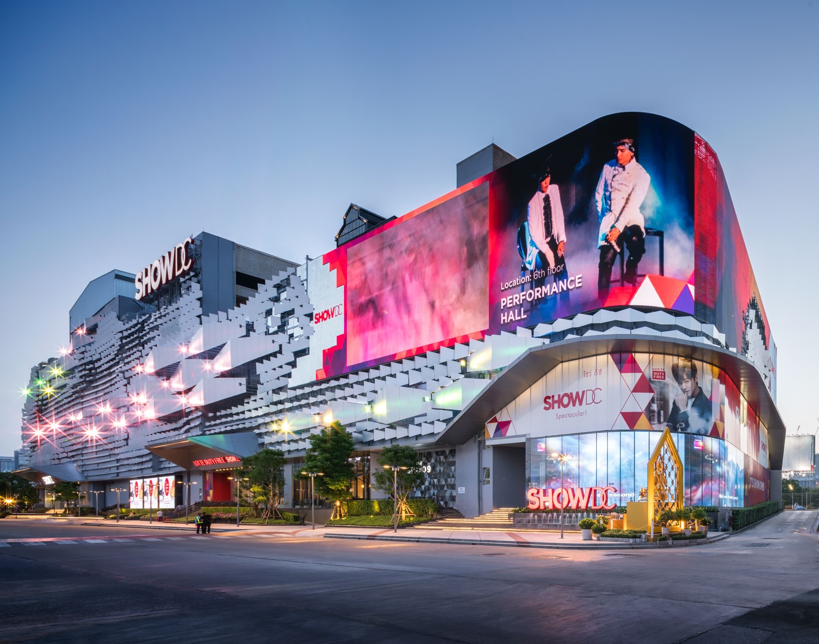 The 20 lifestyle shopping center in Bangkok Keller Henson