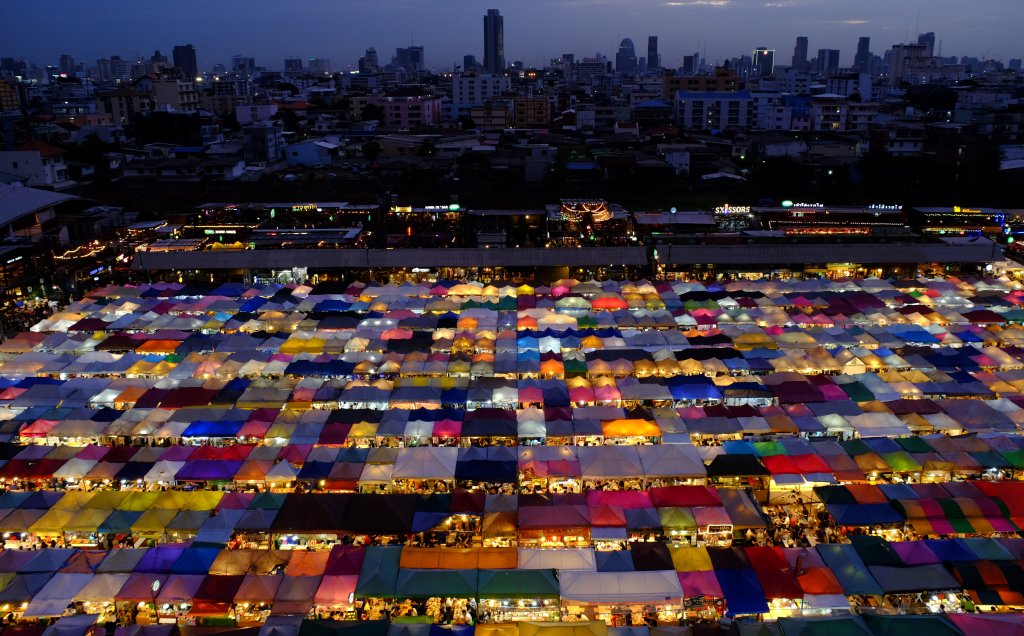 ratchada train market esplanade night market bangkok